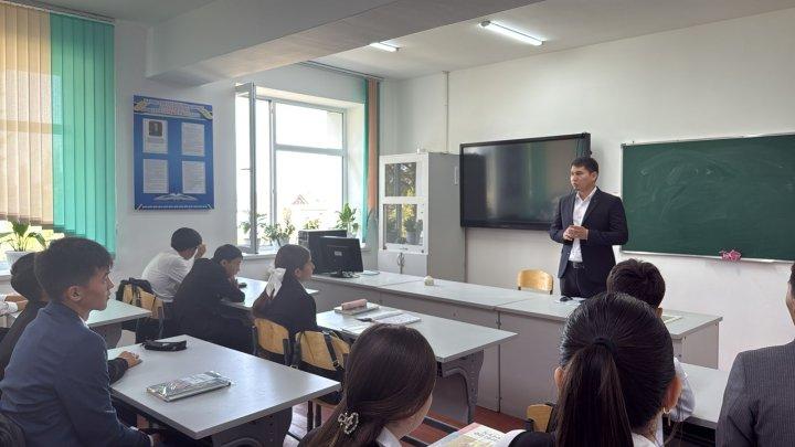 “ИСЛАМ – БЕЙБІТШІЛІК ДІНІ”, "Жігітке жеті өнер де аз"